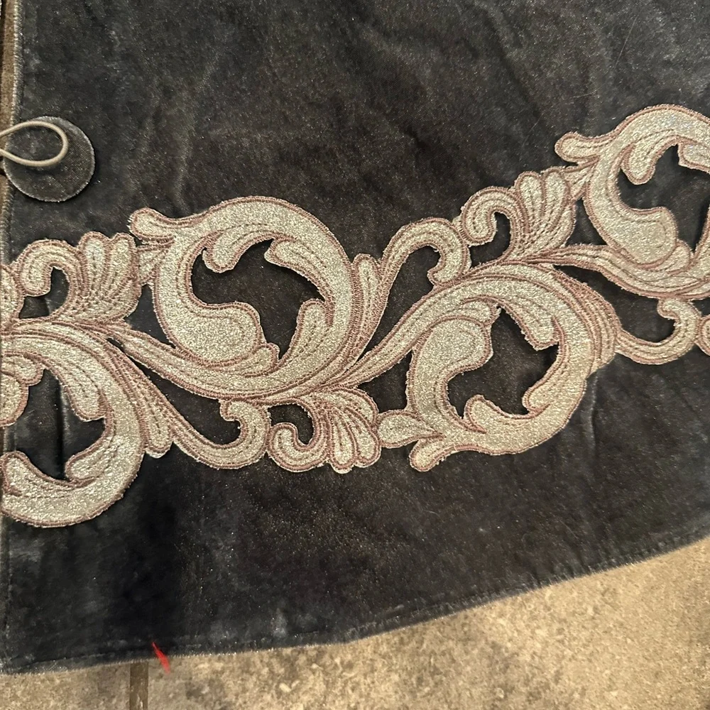 French Blue Velvet Tree Skirt 60" - - Picture 3 of 5